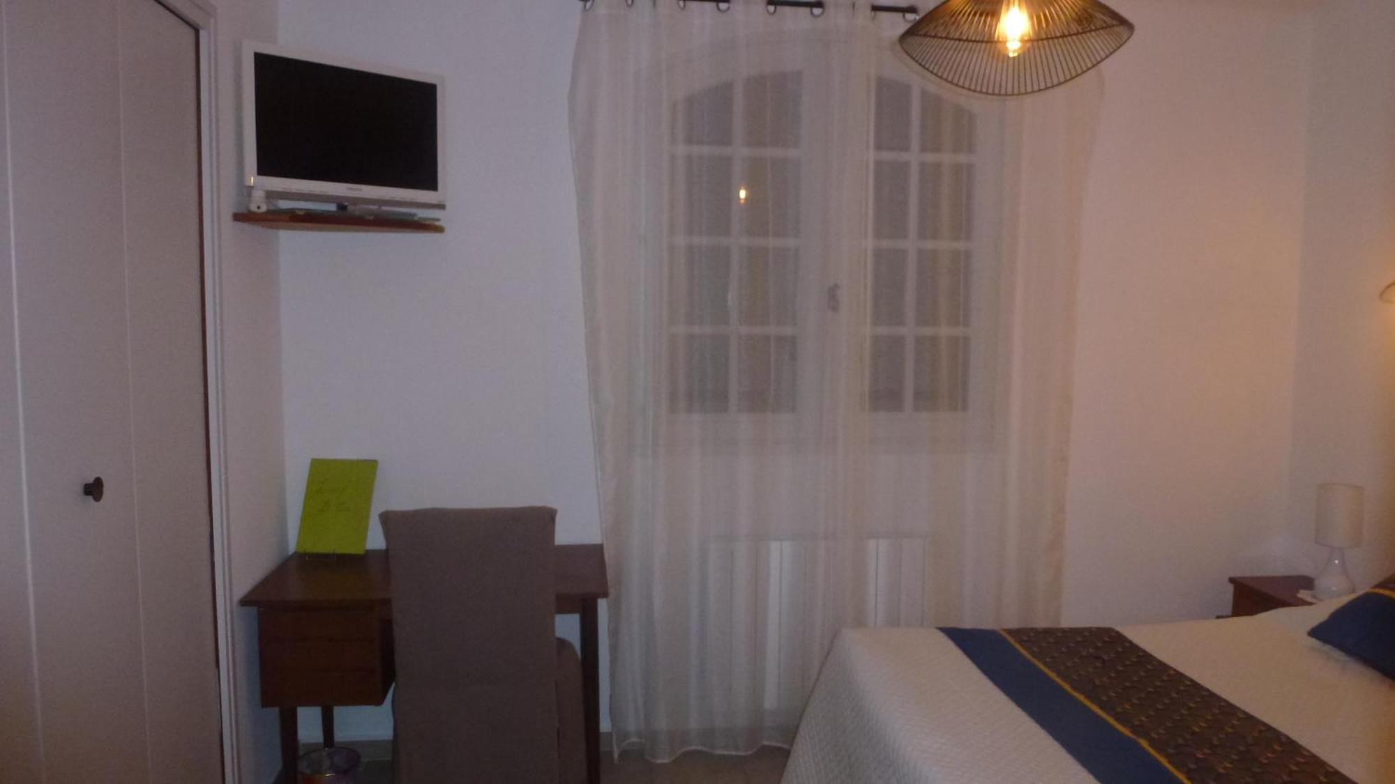 Chambre D'Hotes La Pinede Lambesc Zewnętrze zdjęcie